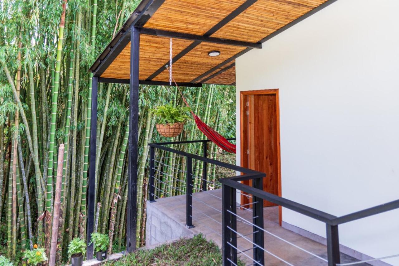 Agradable Cabana Cafetera Con Jacuzzi A 12 Min Del Centro De Pereira Luaran gambar