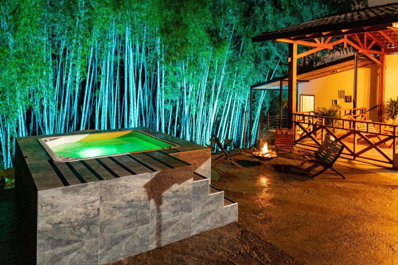 Agradable Cabana Cafetera Con Jacuzzi A 12 Min Del Centro De Pereira Luaran gambar